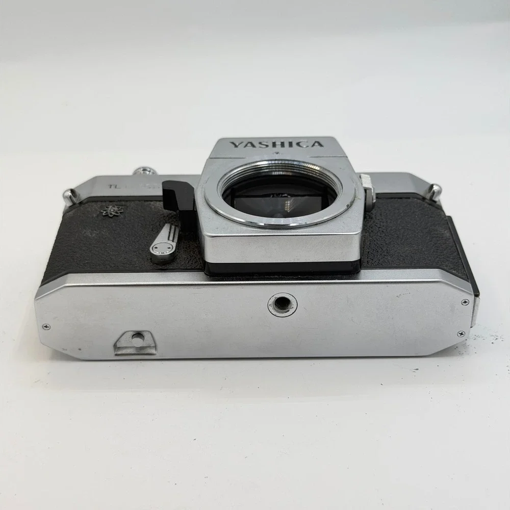 Yashica TL Electro X 35mm Film SLR Camera Body Silver Vintage Japan FOR PARTS